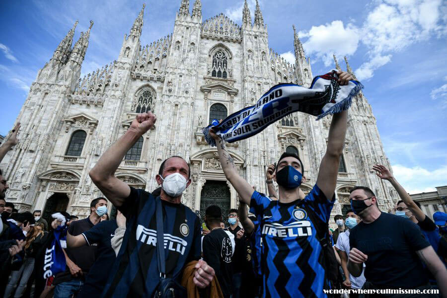 Inter Milan อินเตอร์มิลานคว้าแชมป์เซเรียอาเป็นครั้งแรกในรอบ 11 ปีเพื่อยุติการครองราชย์เก้าปีในอิตาลีของยูเวนตุสทีมของอันโตนิโอคอนเต้คว้า 