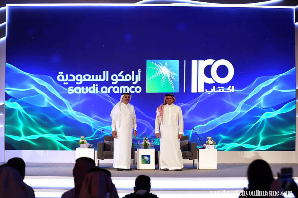 Aramco ก่อนที่จะเปิดตัวรายชื่อสาธารณะที่ใหญ่ที่สุดในโลก Saudi Arabian Oil Co. สัญญากับนักลงทุนที่มีศักยภาพเป็นบริษัทขนาดเล็กที่มีการเข้า