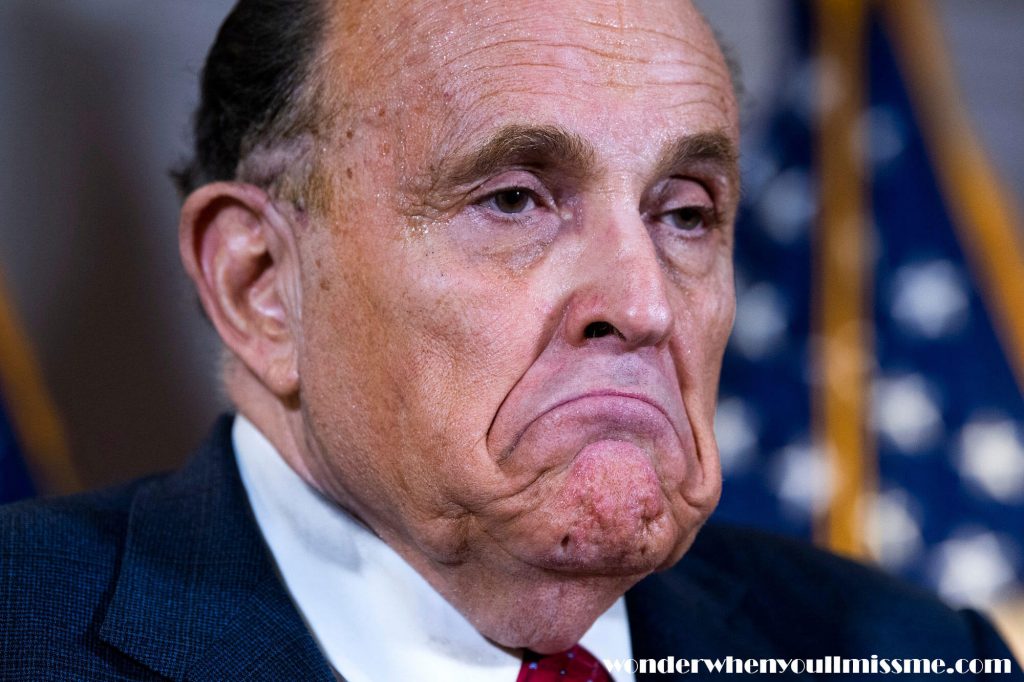 Investigators probing เจ้าหน้าที่ของรัฐบาลกลางกำลังตรวจสอบRudy Giulianiกำลังค้นหาข้อมูลที่เกี่ยวข้องกับอดีตทูตสหรัฐฯประจำยูเครนซึ่งถูกปลดออก