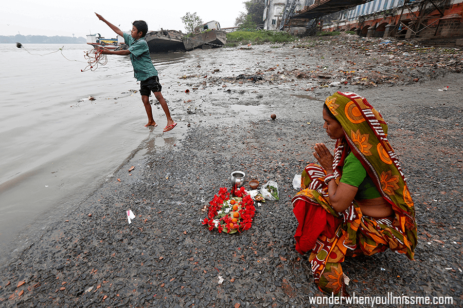 india’s Ganges เจ้าหน้าที่กล่าวเมื่อวันจันทร์ว่ามีผู้เสียชีวิตจากโควิด -19 หลายสิบศพที่ริมฝั่งแม่น้ำคงคาทางตอนเหนือของอินเดียAshok Kumar