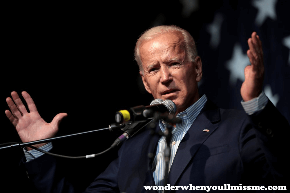 Biden expresses ประธานาธิบดีโจ ไบเดน แห่งสหรัฐฯ ได้แสดงการสนับสนุนคู่หูชาวโคลอมเบีย อิวาน ดูเก้ หลังจากเฮลิคอปเตอร์ที่บรรทุกประธานาธิบดี