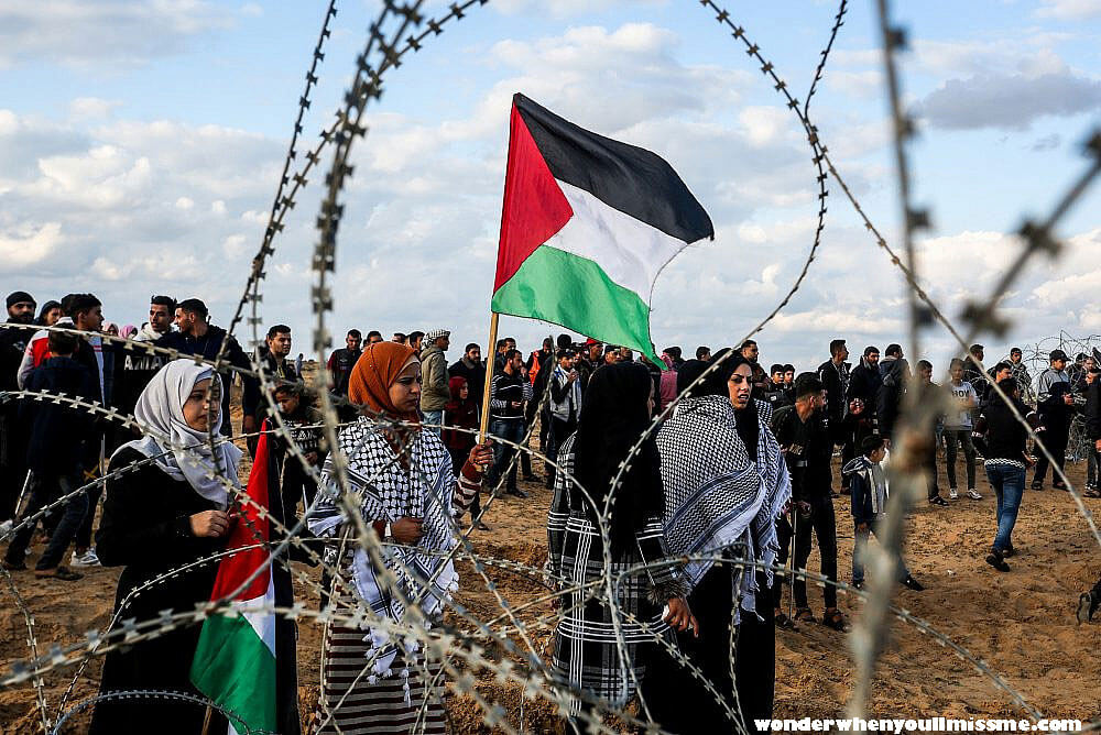 Palestinians in Gaza กลุ่มชาวปาเลสไตน์ในฉนวนกาซาได้ให้คำมั่นที่จะดำเนินการประท้วงตามแนวชายแดนต่อไปเพื่อกดดันให้อิสราเอลยกเลิกการ