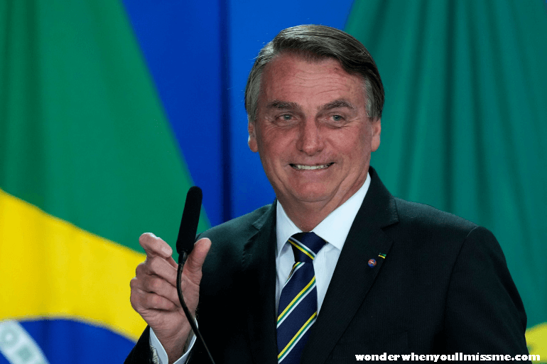 Bolsonaro รายงานของวุฒิสภาบราซิลได้แนะนำให้ดำเนินการก่ออาชญากรรมต่อมนุษยชาติและข้อกล่าวหาอื่นๆ ต่อประธานาธิบดี Jair Bolsonaro 