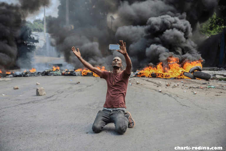 Haitians strike ถนนหนทางในเมืองปอร์โตแปรงซ์ เมืองหลวงของเฮติเงียบสงัดในวันจันทร์ เนื่องจากชาวเฮติเข้าร่วมในการประท้วงหยุดงาน
