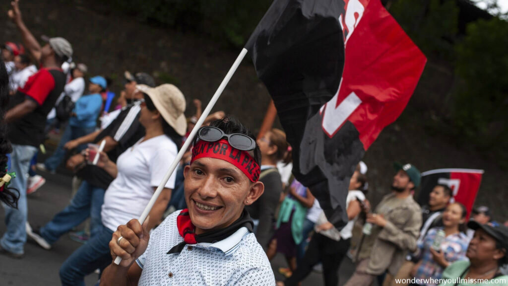 Nicaragua strips นิการากัวได้ถอดสัญชาติฝ่ายตรงข้ามทางการเมืองแล้ว 94 ราย ซึ่งรวมถึงนักเขียนที่มีชื่อเสียง นักเคลื่อนไหว และนักข่าวบุคคล 94
