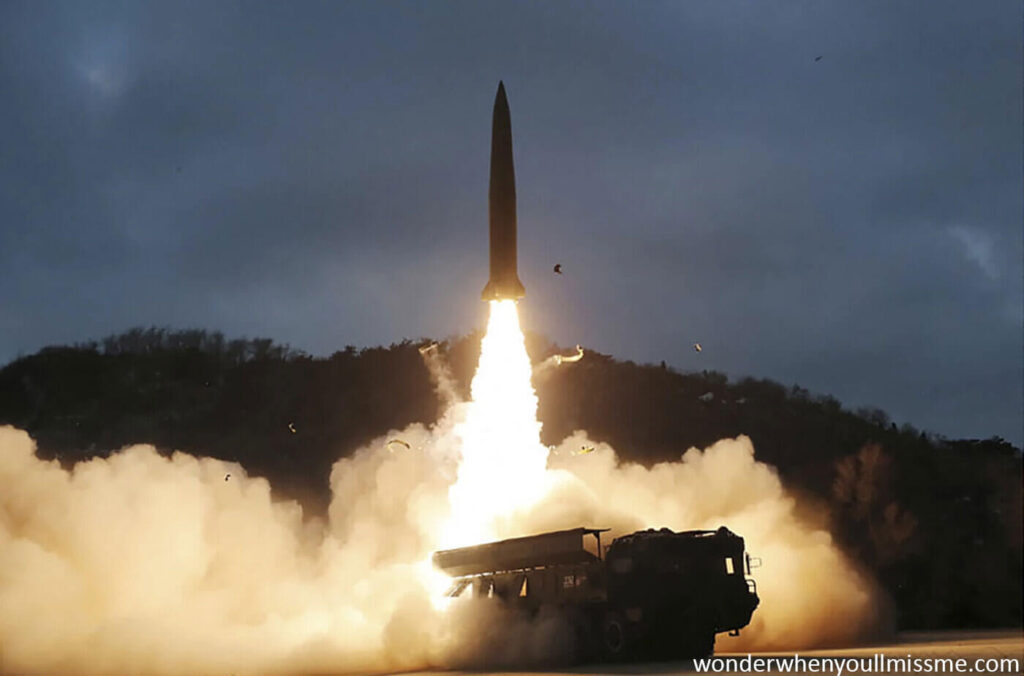 North Korea fires เกาหลีเหนือได้ยิงขีปนาวุธระยะสั้น 2 ลูกนอกชายฝั่งตะวันออก ตามการระบุของกองทัพเกาหลีใต้ 2 วันหลังจากเปียงยางกลับมาทำกิ
